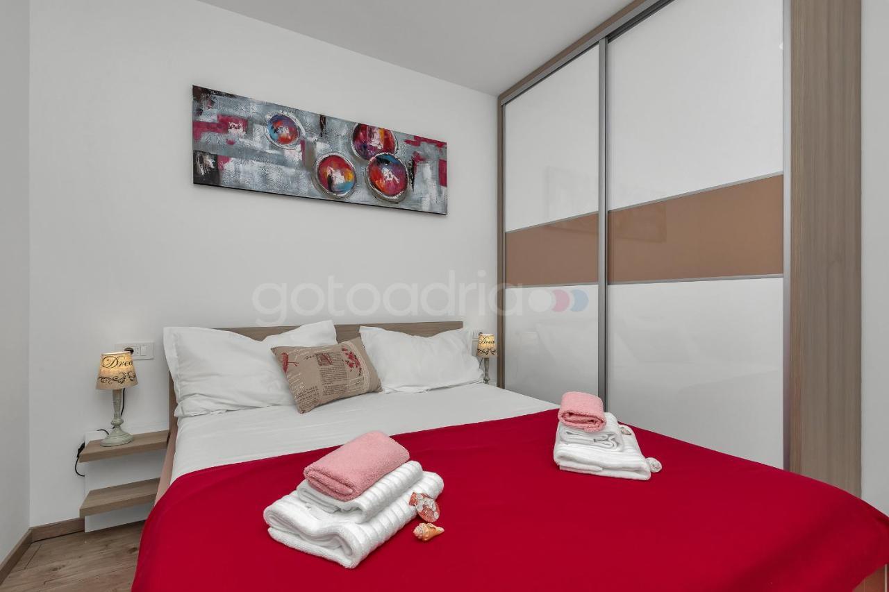 Luxury Apartment Poseidon - Free Beach Parking ماكارسكا المظهر الخارجي الصورة