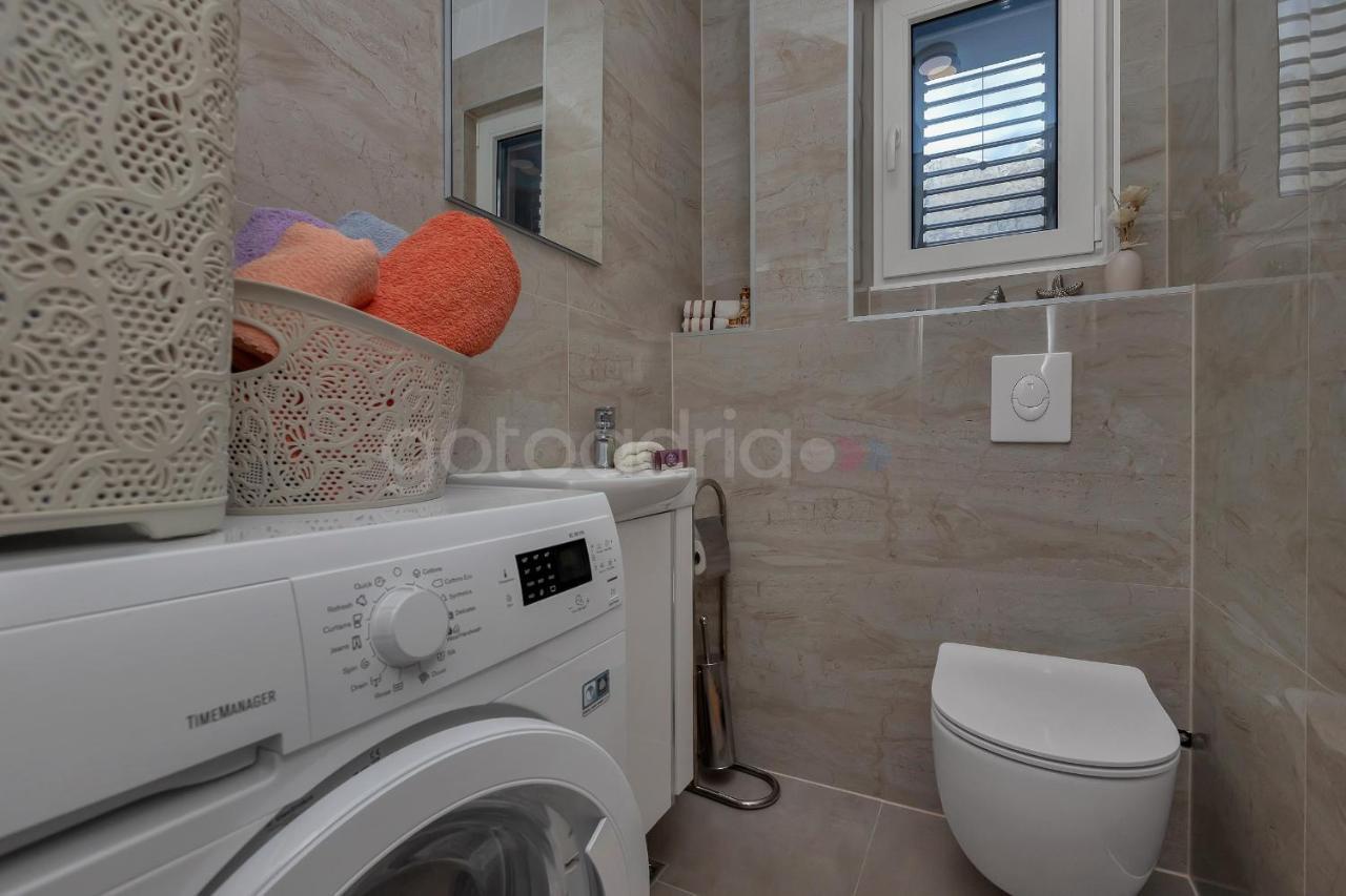 Luxury Apartment Poseidon - Free Beach Parking ماكارسكا المظهر الخارجي الصورة