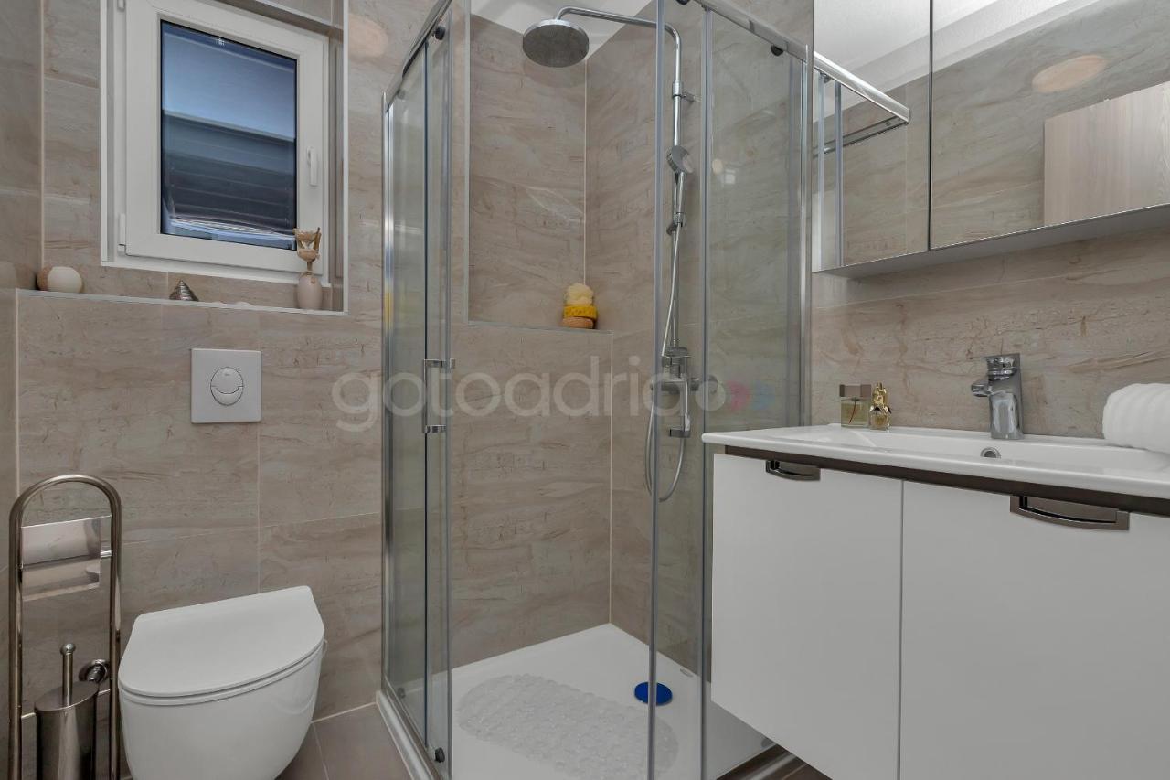 Luxury Apartment Poseidon - Free Beach Parking ماكارسكا المظهر الخارجي الصورة